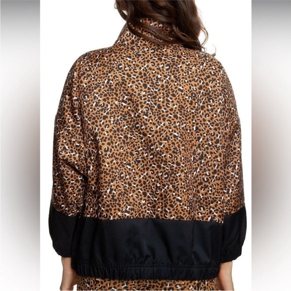 Nike Size Medium Leopard Printed Full Zip Sporty Jacket. - Picture 2 of 11